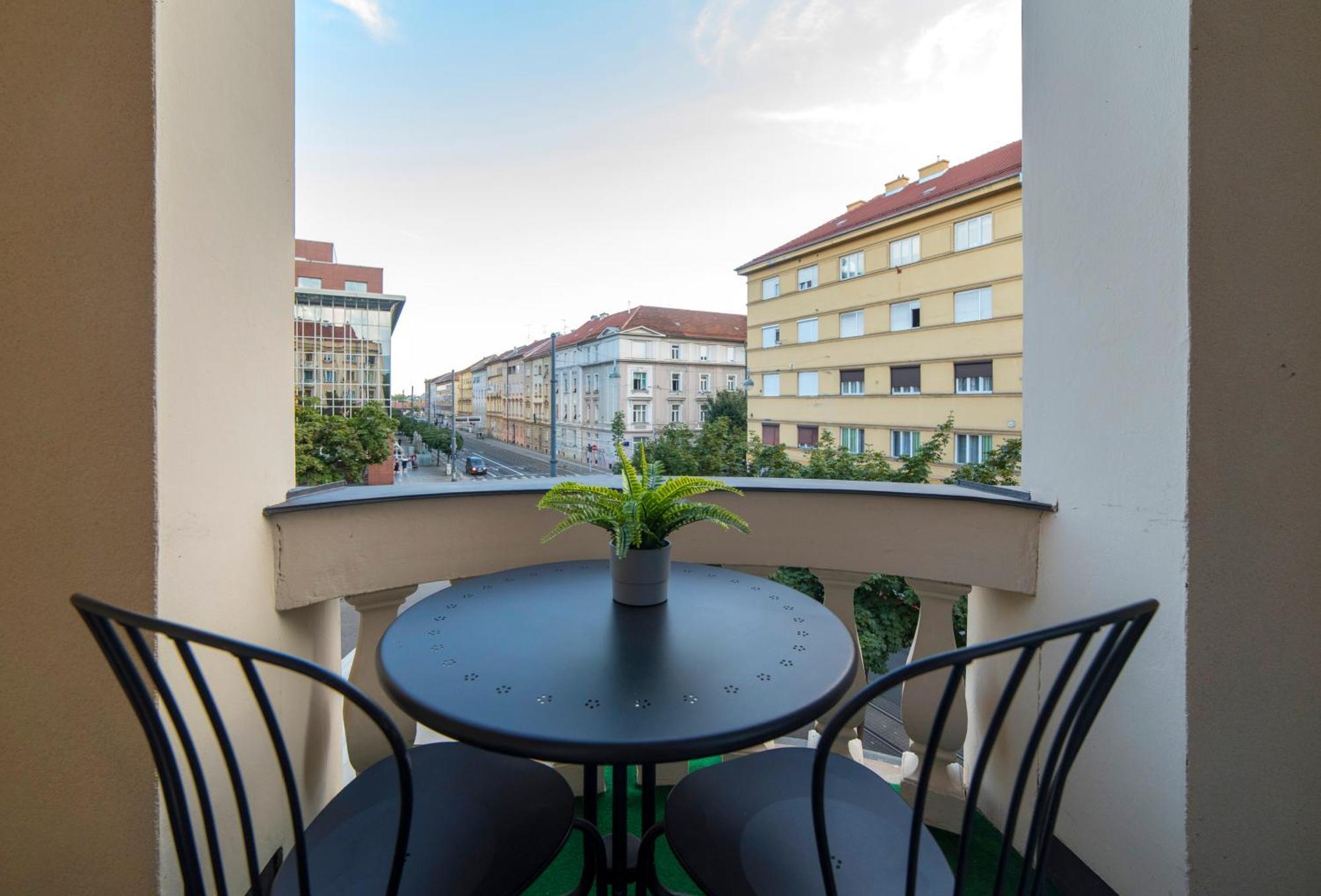 Evita Accommodation Zagrzeb Zewnętrze zdjęcie